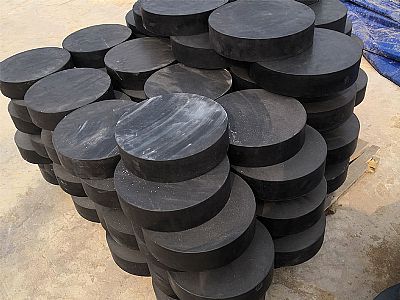 营口板式橡胶支座由若干层橡胶片与薄钢板经加压硫化